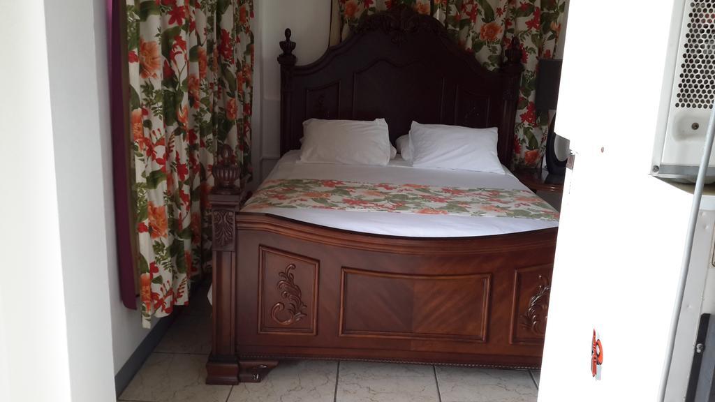 Top Ranking Hill View Guesthouse Speyside Esterno foto
